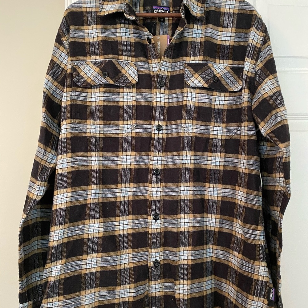 Men’s  Patagonia Flannel shirt size Large